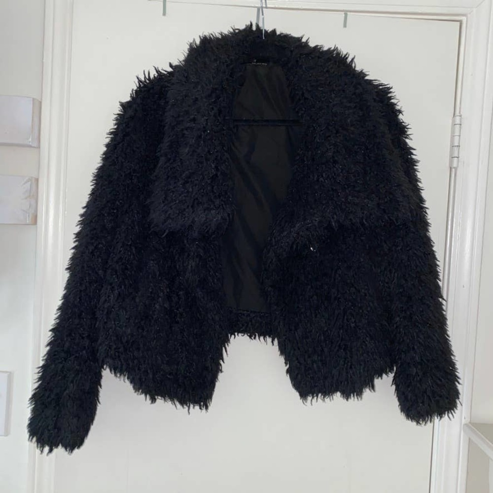 Zara Basic Outerwear Black Shaggy Faux Fur Open Front Cropped Jacket Size Medium